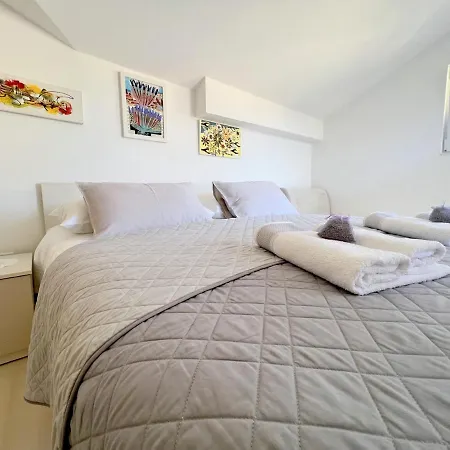 Old Town Rab Pjaceta Apartment