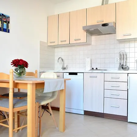 Old Town Rab Pjaceta * ラブ