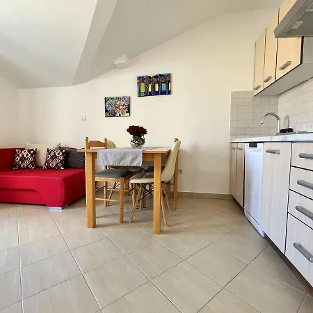 Old Town Rab Pjaceta *