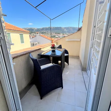 Old Town Rab Pjaceta