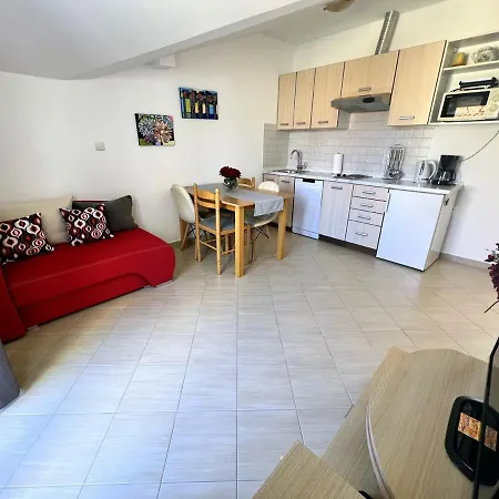 Old Town Rab Pjaceta *