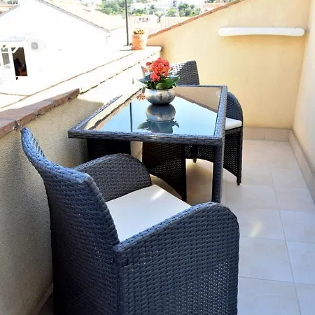 Old Town Rab Pjaceta *