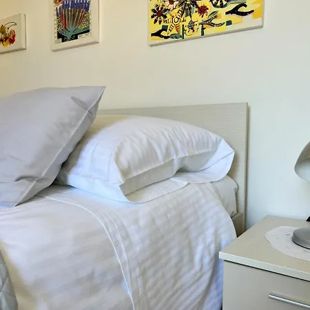 Old Town Rab Pjaceta アパート ラブ